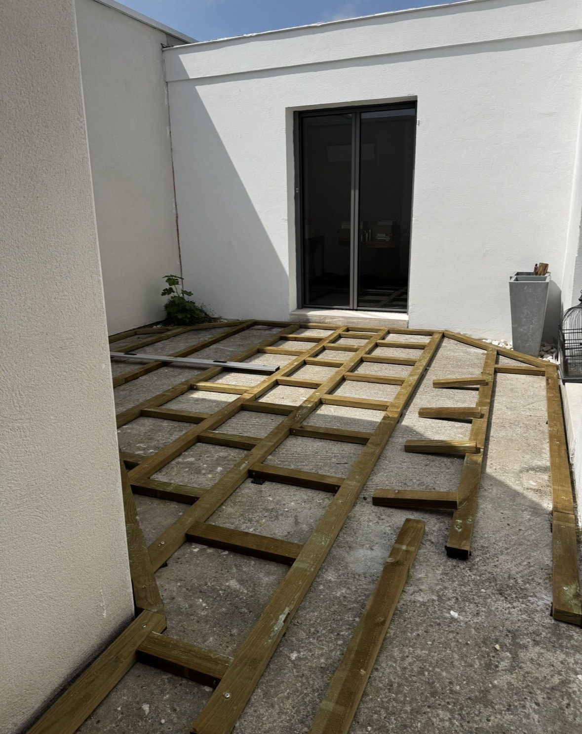 Avancement de la structure de la terrasse bois
