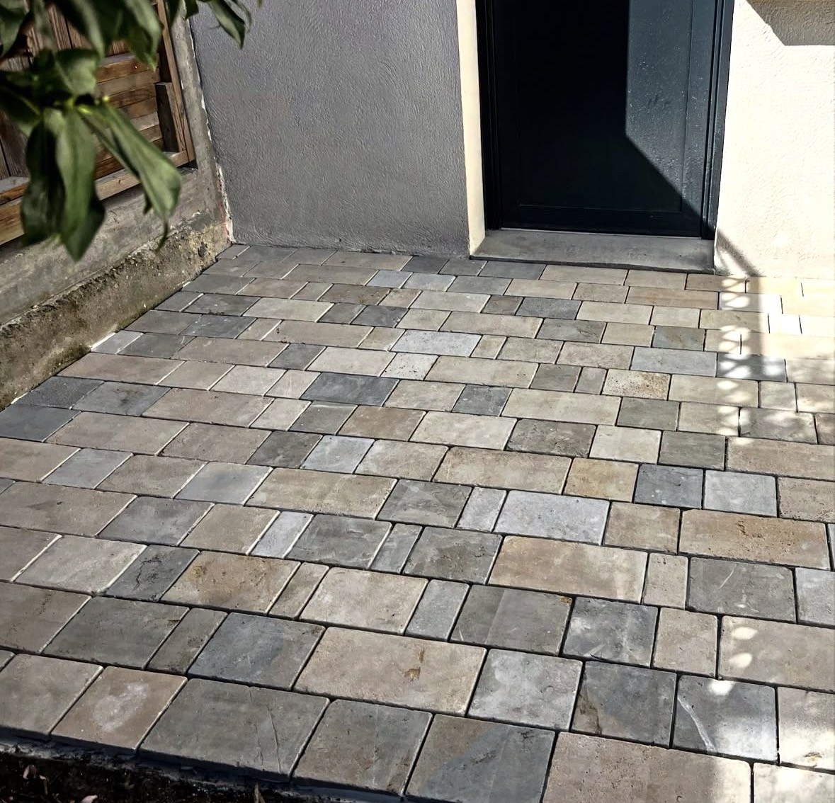 Terrasse pavée terminée